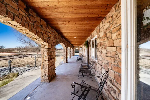 a view of entryway with seating area