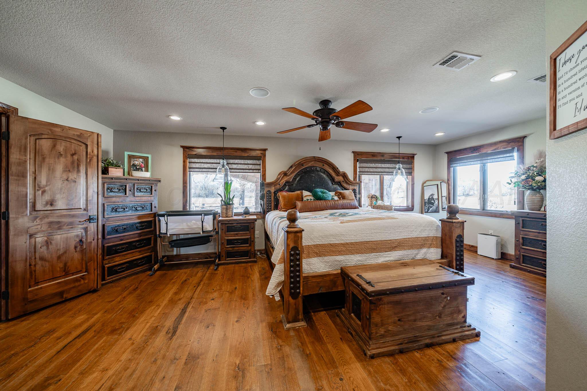 1000 Osage Street Wheeler, TX 79096 - Photo 9 of 57 a living room with furniture and a wooden floor
