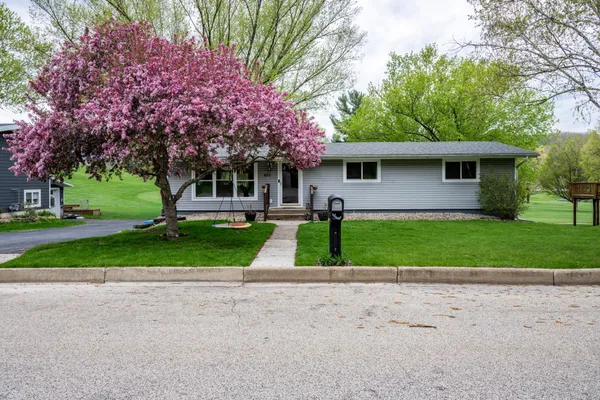 $275,000 | 670 South Cairns Avenue, Richland Center, WI 53581