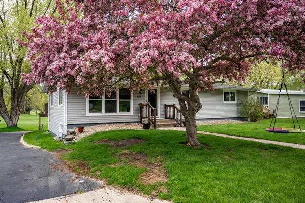 $275,000 | 670 South Cairns Avenue, Richland Center, WI 53581