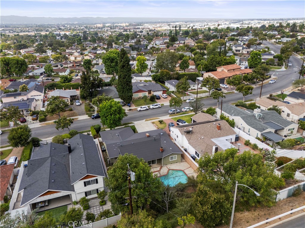 2724 North Kenneth Road Burbank, CA 91504 - Photo 5 of 35