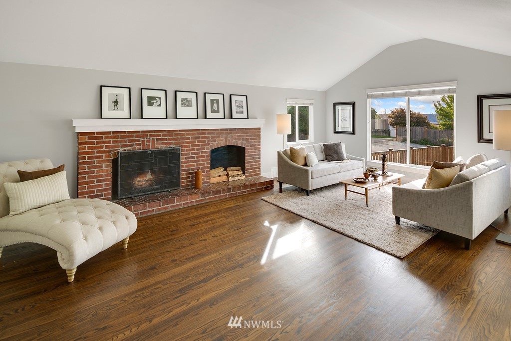 9822 45th Avenue Southwest Seattle, WA 98136 - Photo 2 of 33 Gallery Image 2
