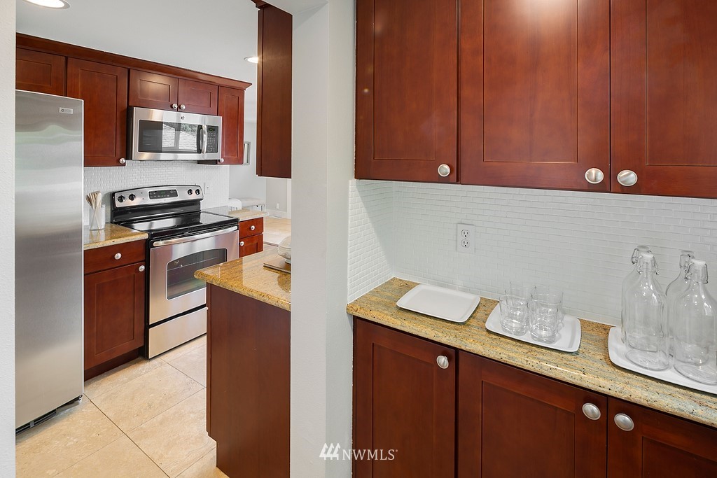 9822 45th Avenue Southwest Seattle, WA 98136 - Photo 11 of 33 Gallery Image 11