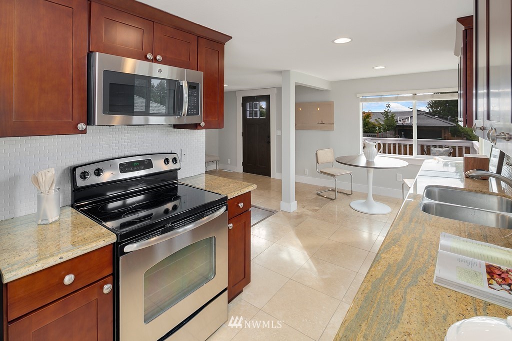 9822 45th Avenue Southwest Seattle, WA 98136 - Photo 12 of 33 Gallery Image 12
