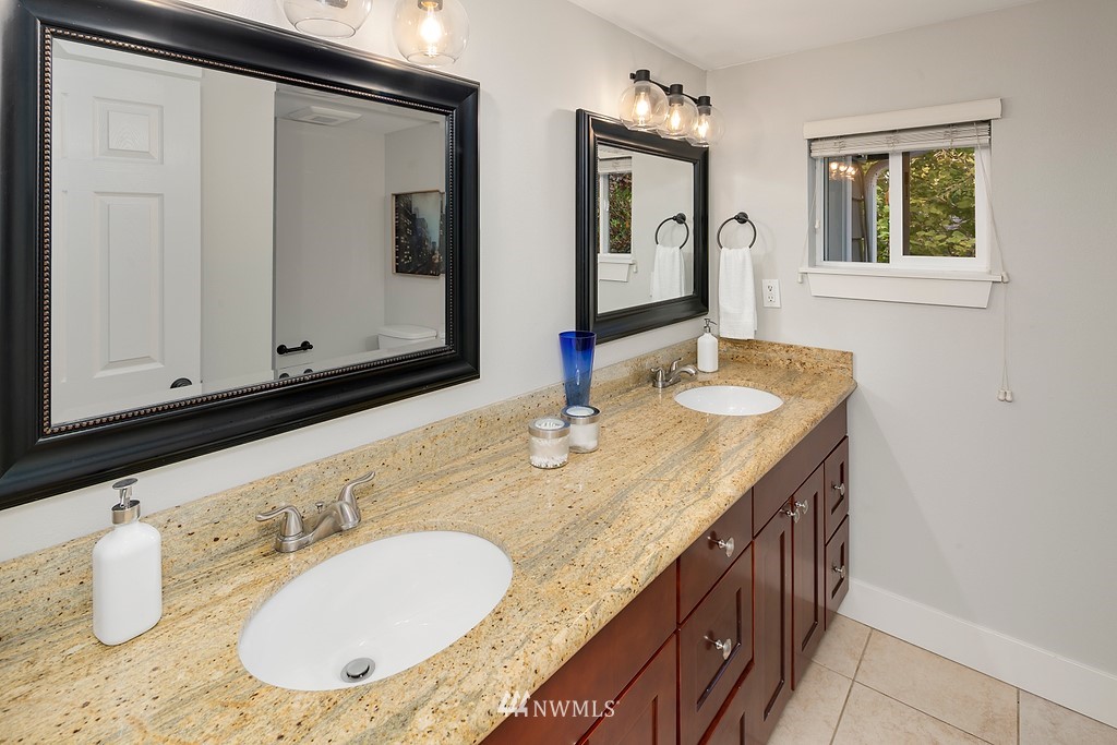 9822 45th Avenue Southwest Seattle, WA 98136 - Photo 15 of 33 Gallery Image 15