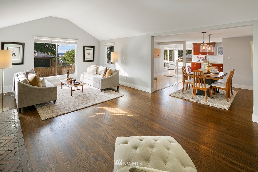 9822 45th Avenue Southwest Seattle, WA 98136 - Photo 3 of 33 Gallery Image 3