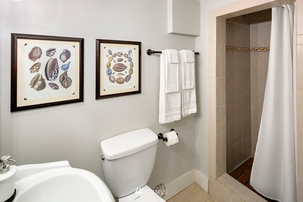 9822 45th Avenue Southwest Seattle, WA 98136 - Photo 22 of 33 Gallery Image 22
