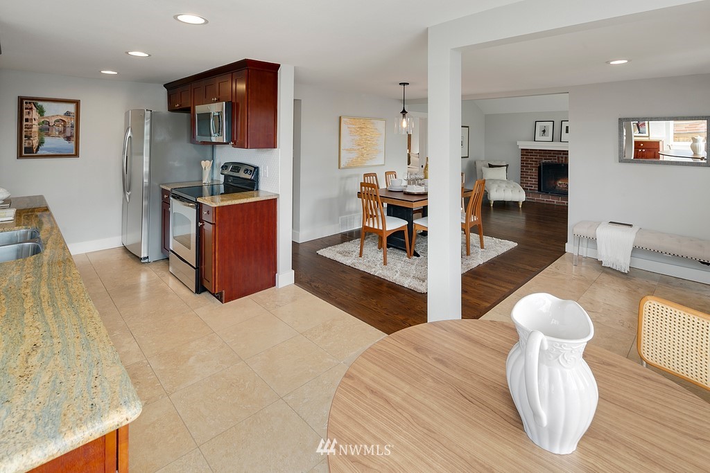 9822 45th Avenue Southwest Seattle, WA 98136 - Photo 9 of 33 Gallery Image 9