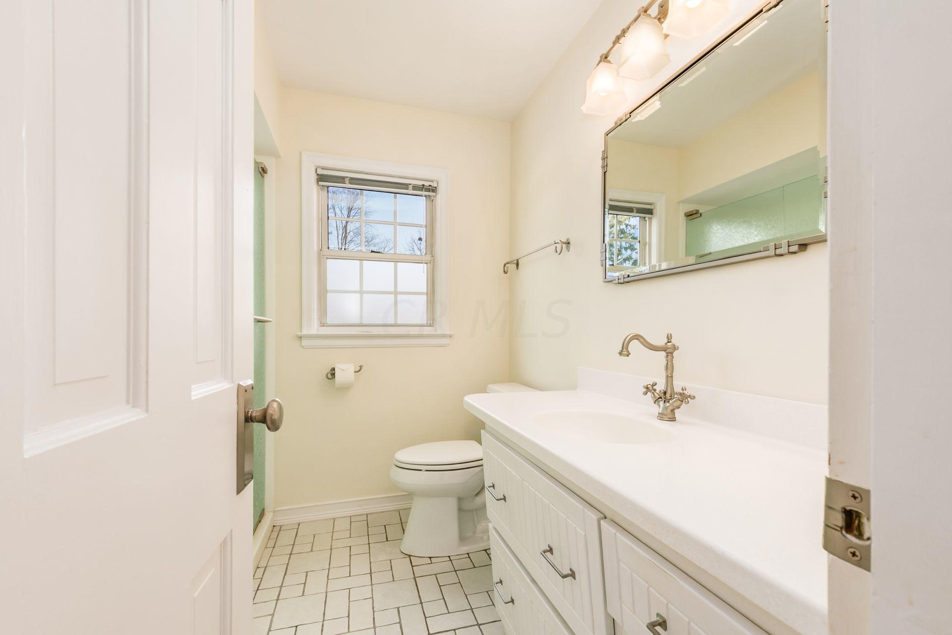 2534 Chester Road Columbus, OH 43221 - Photo 22 of 42