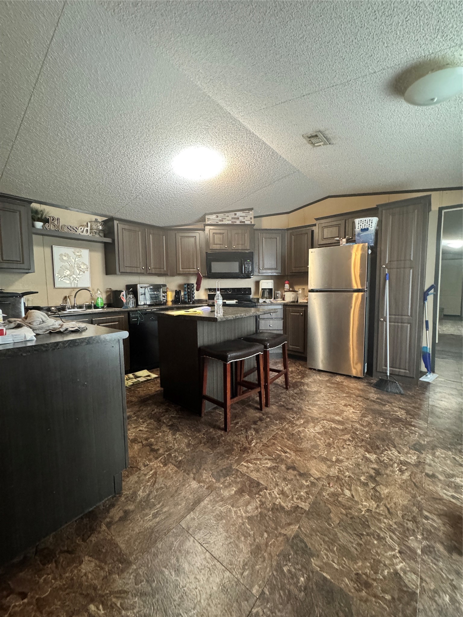 1212 Work Street Anahuac, TX 77514 - Photo 5 of 15