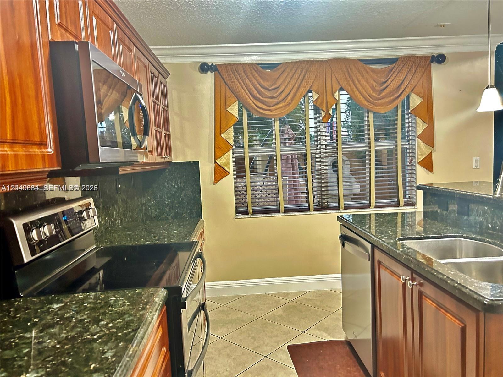 15201 Southwest 30th Terrace Miami, FL 33185 - Photo 11 of 16
