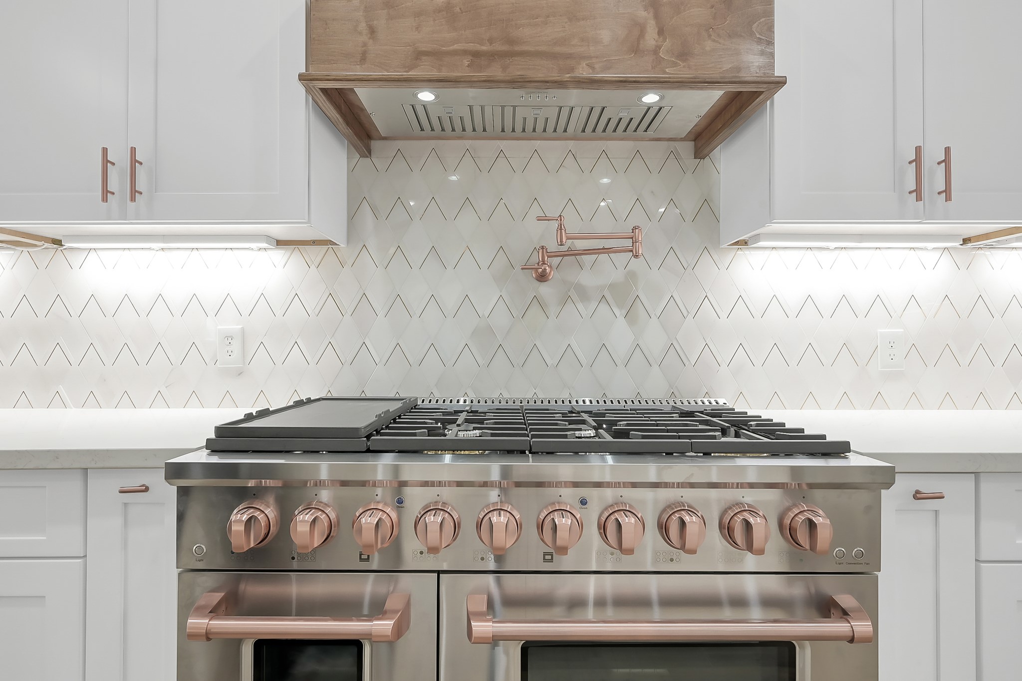 135 Wick Willow Road Montgomery, TX 77356 - Photo 18 of 48 a view of a stove