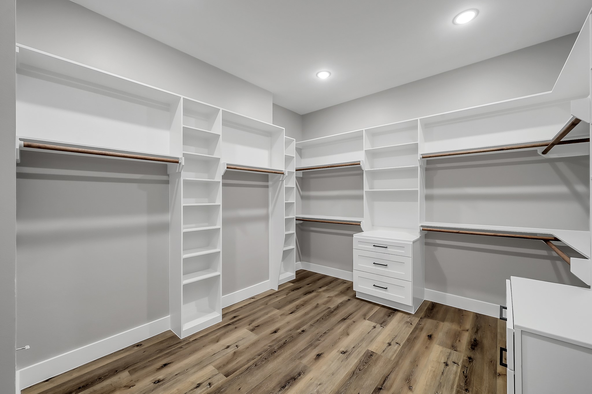 135 Wick Willow Road Montgomery, TX 77356 - Photo 30 of 48 a room with a furniture and closet