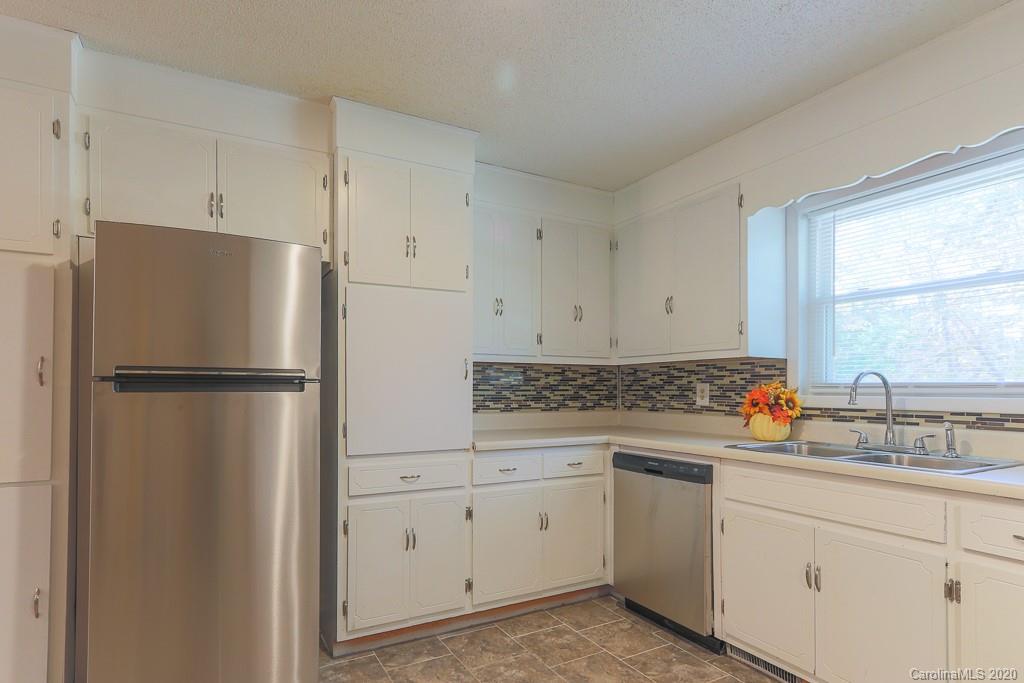 2184 Icard Rhodhiss Road Connelly Springs, NC 28612 - Photo 8 of 27 Gallery Image 8
