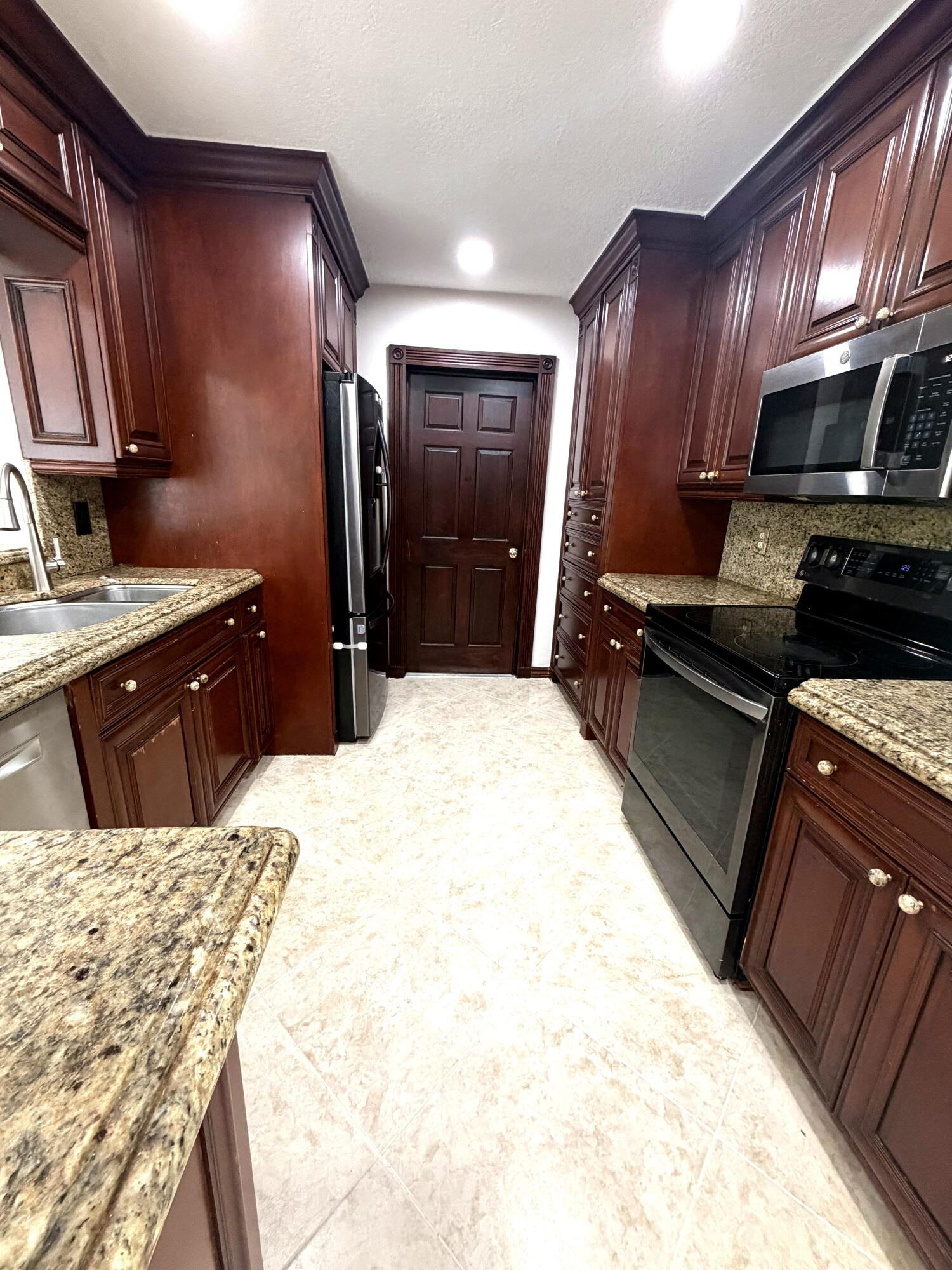 9585 Affirmed Lane Boca Raton, FL 33496 - Photo 11 of 25 IMG_4349