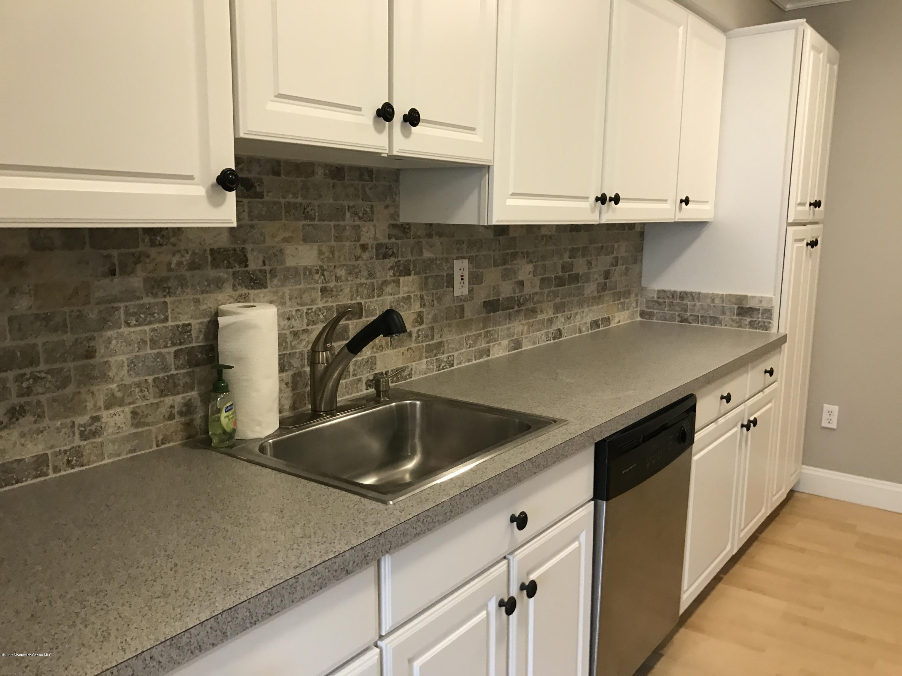 200 Portland Road, Unit D16 Rumson, NJ 07760 - Photo 2 of 17 IMG_9435