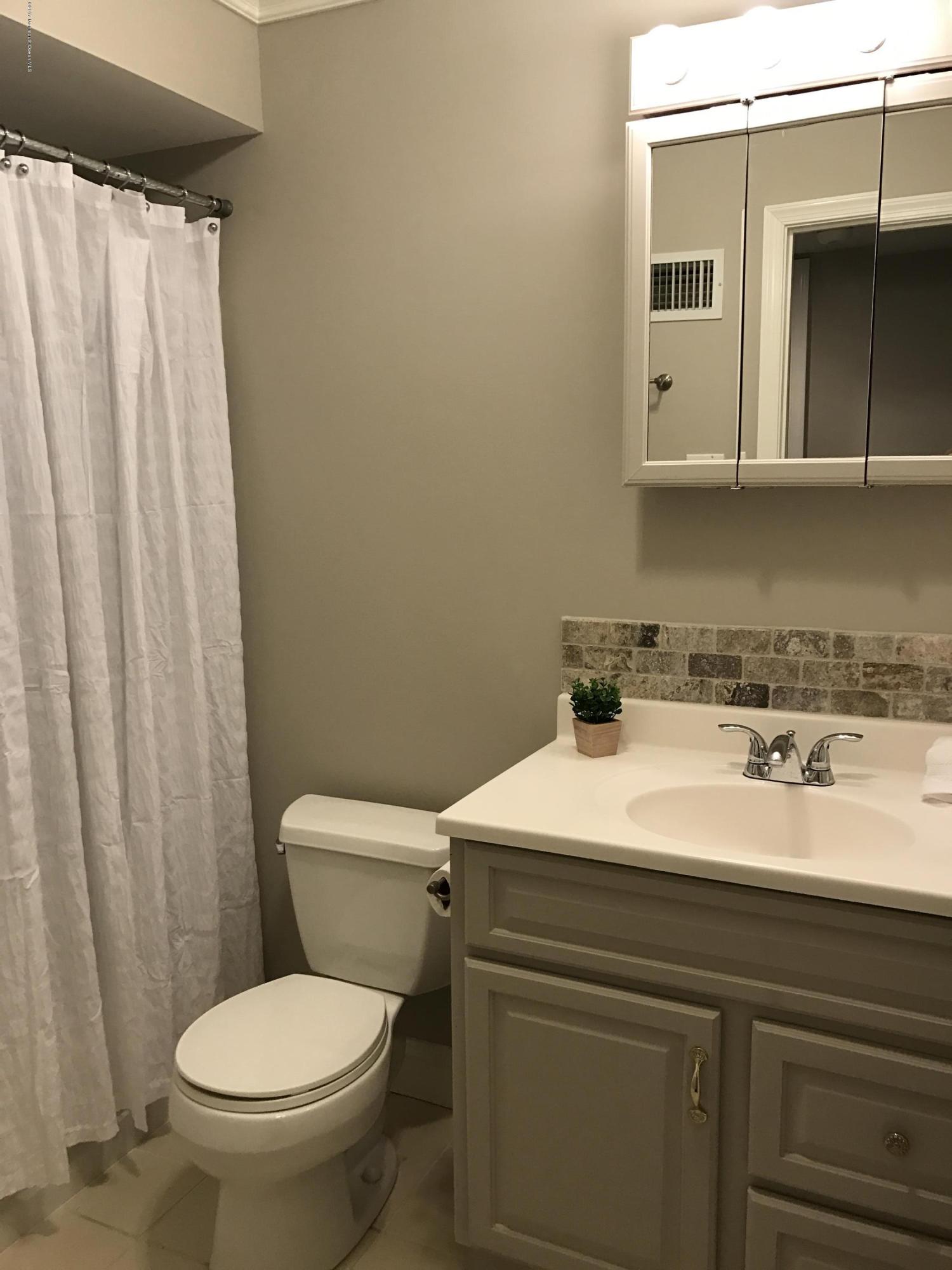 200 Portland Road, Unit D16 Rumson, NJ 07760 - Photo 9 of 17 IMG_9426
