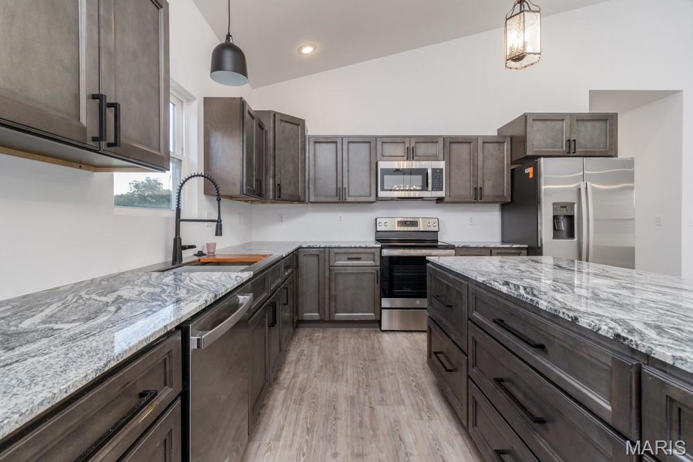 25570 Ridgeview Lane Waynesville, MO 65583 - Photo 12 of 28