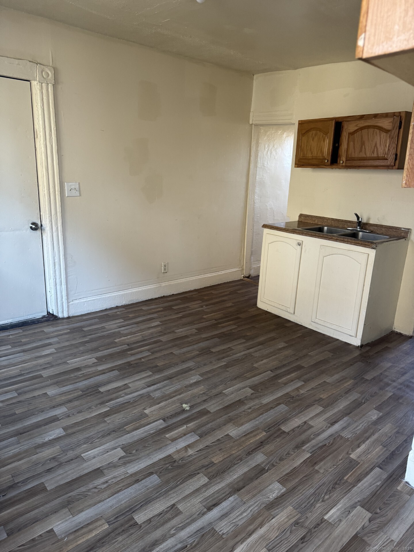 183 Brook Street Hartford, CT 06120 - Photo 6 of 11