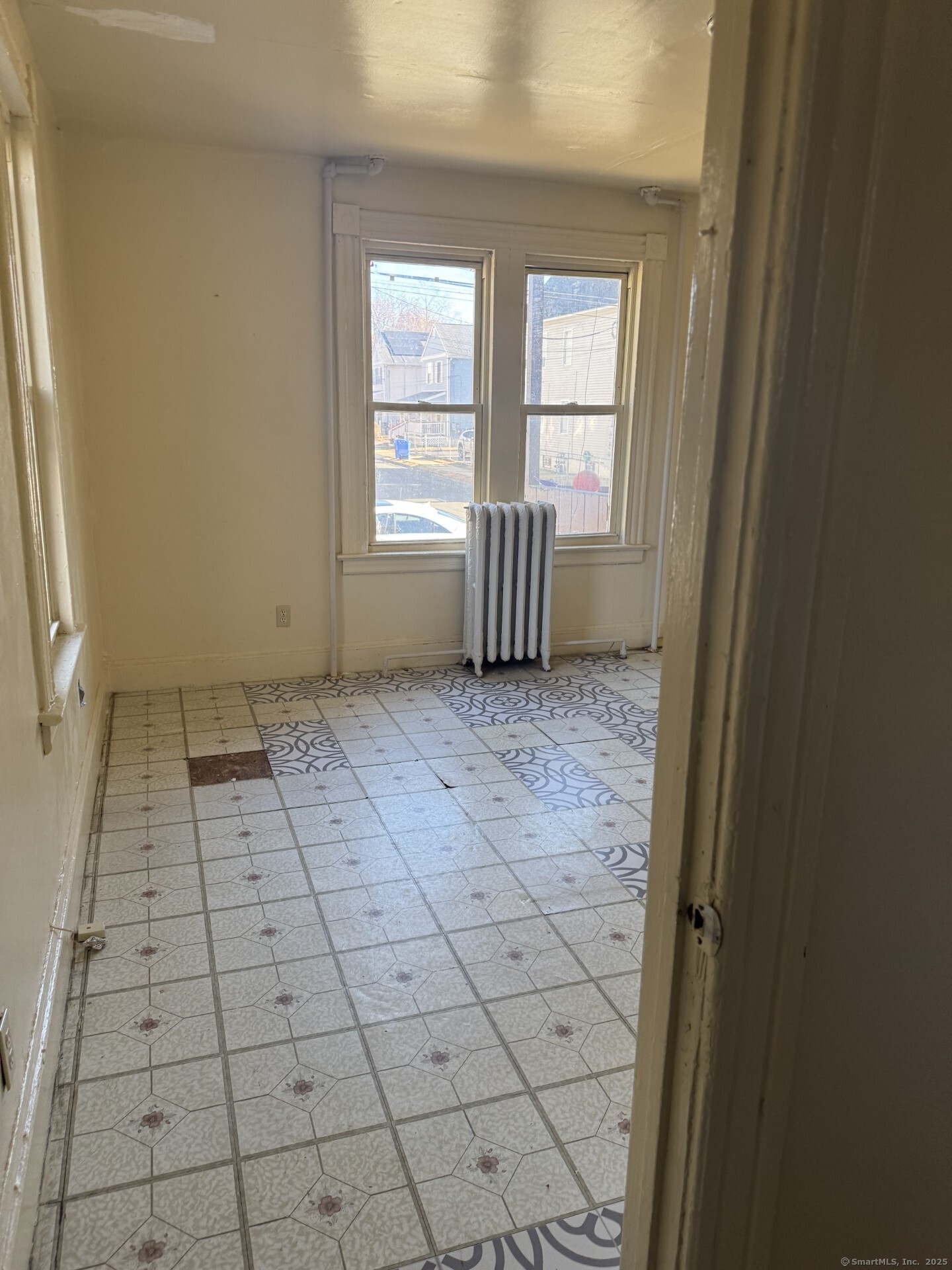 183 Brook Street Hartford, CT 06120 - Photo 7 of 11