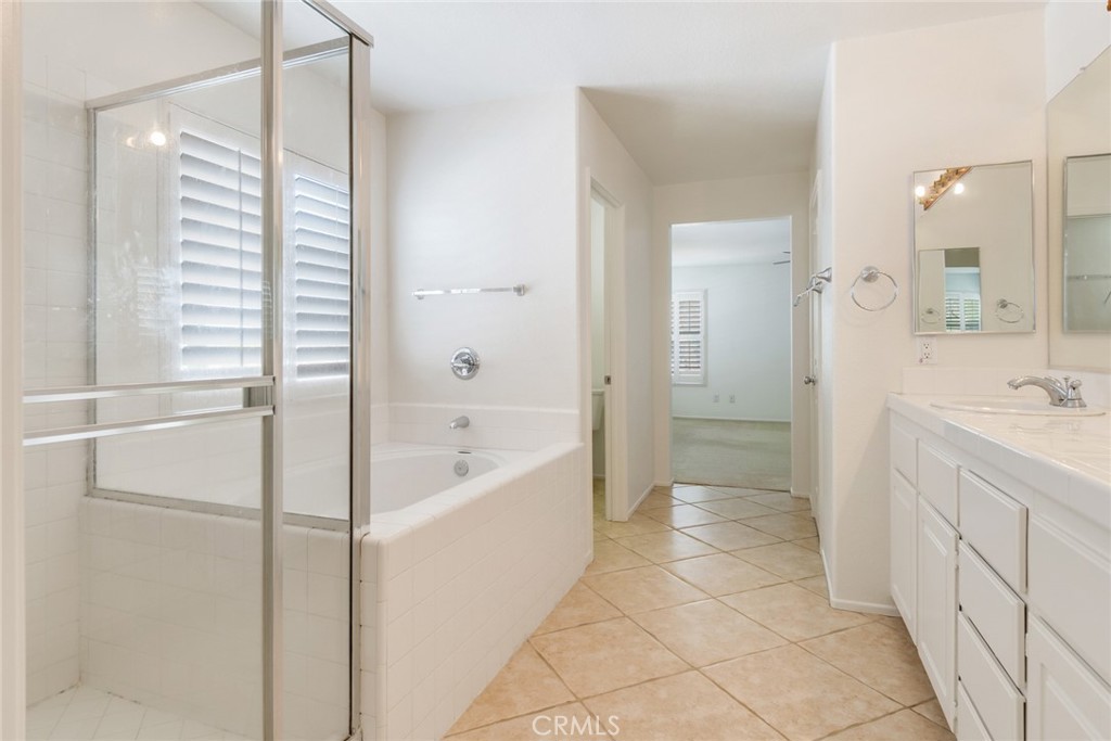 9140 Village Way Riverside, CA 92508 - Photo 29 of 37 primary with soaking tub walk in shower