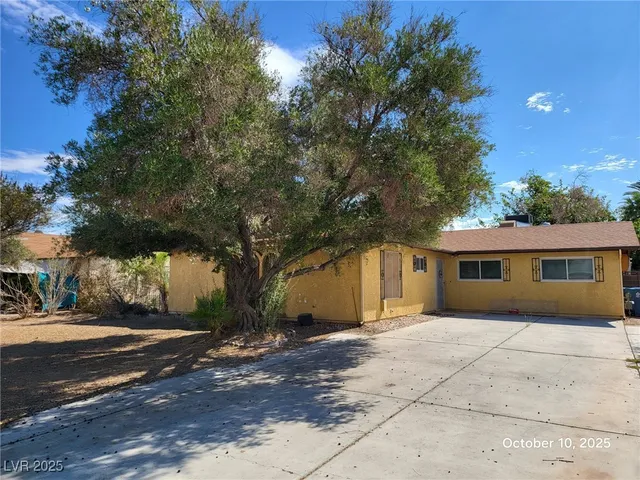 $2,350 | 6355 West Twain Avenue, Las Vegas, NV 89103