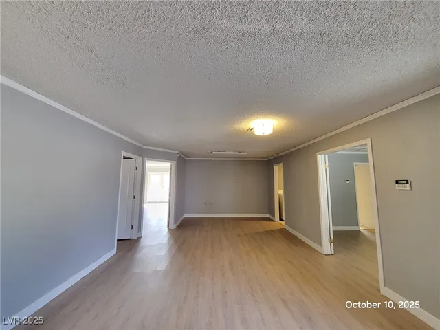 $2,350 | 6355 West Twain Avenue, Las Vegas, NV 89103