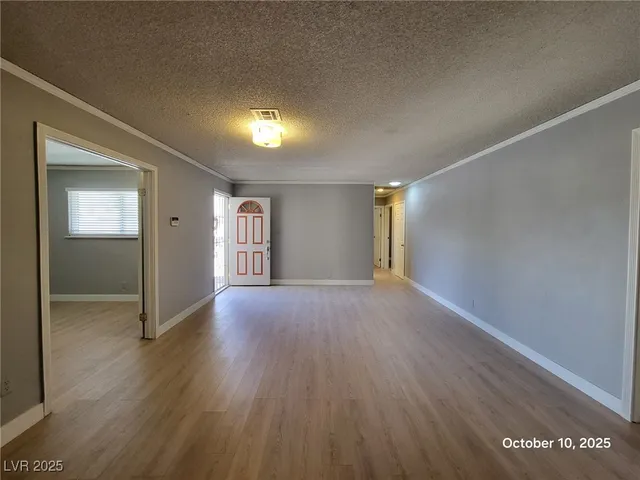 $2,350 | 6355 West Twain Avenue, Las Vegas, NV 89103