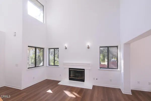 $1,349,000 | 2727 Altura Avenue, La Crescenta, CA 91214