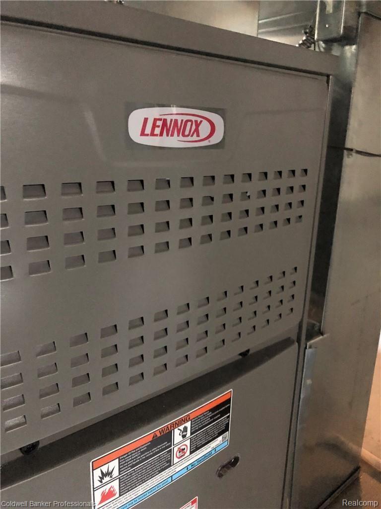 1998 Barrington Court Rochester, MI 48306 - Photo 30 of 37 Quality Lennox Furnace!
