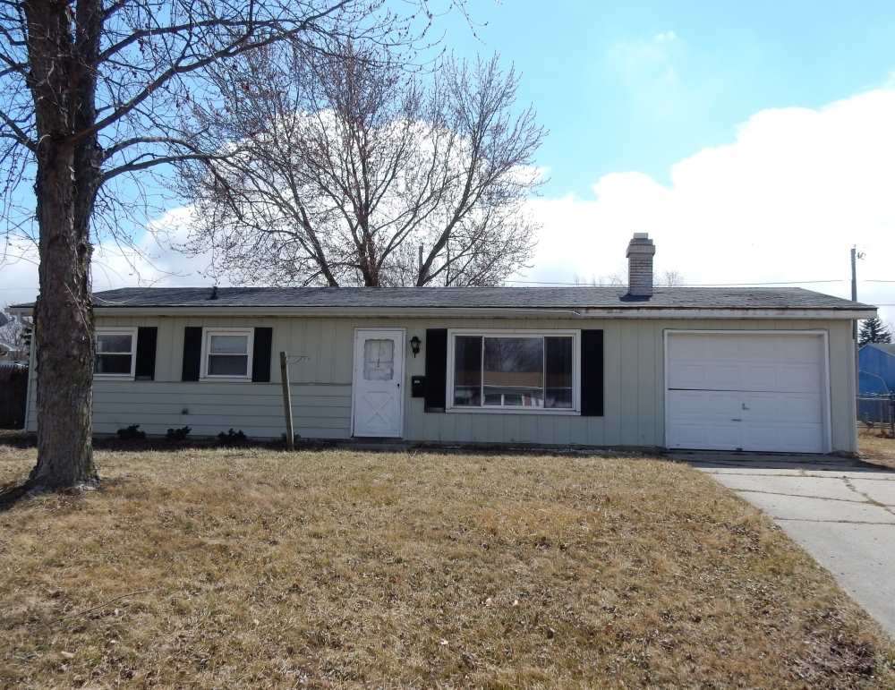 108 South Ivy Lane Butler, IN 46721 - Photo 1 of 12
