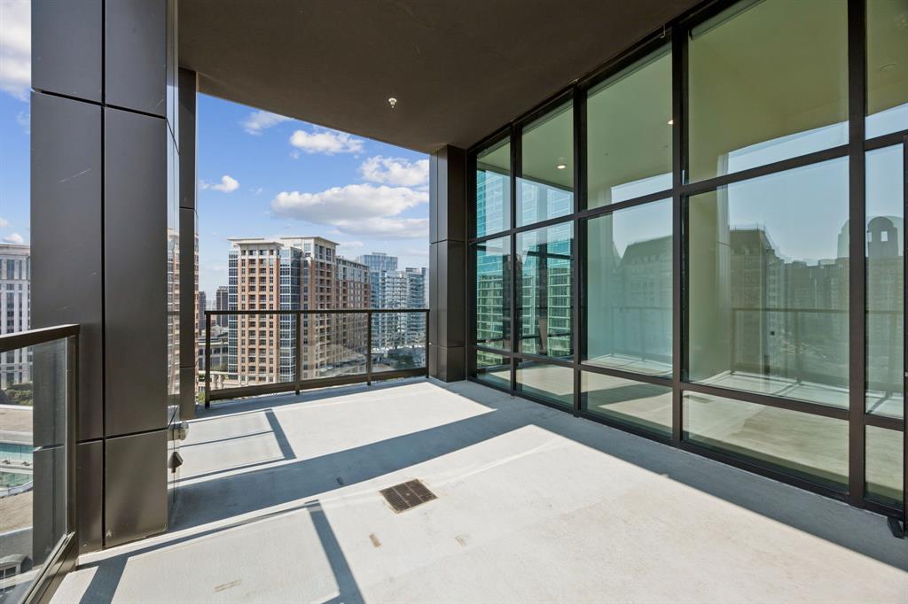 2620 Maple Avenue, Unit 1101 Dallas, TX 75201 - Photo 25 of 39 a view of a large window with an outdoor space