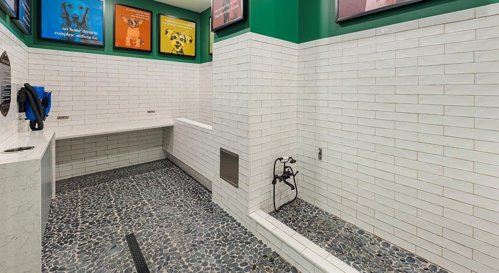 2620 Maple Avenue, Unit 1101 Dallas, TX 75201 - Photo 37 of 39 a bathroom with a shower