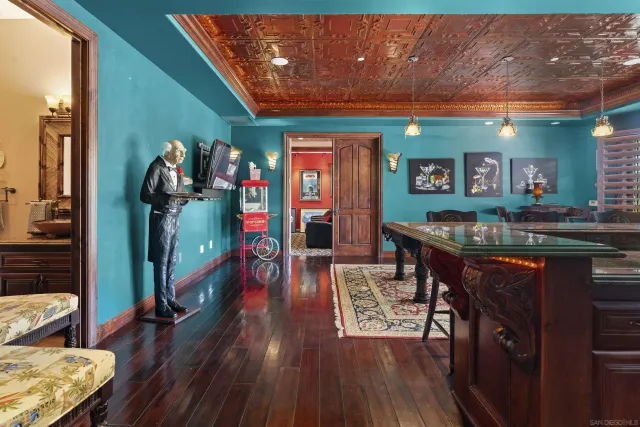 a picture of a white wall with a white wall and a white wall