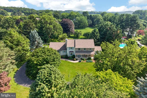 $895,000 | 153 East Doe Run Road, Kennett Square, PA 19348