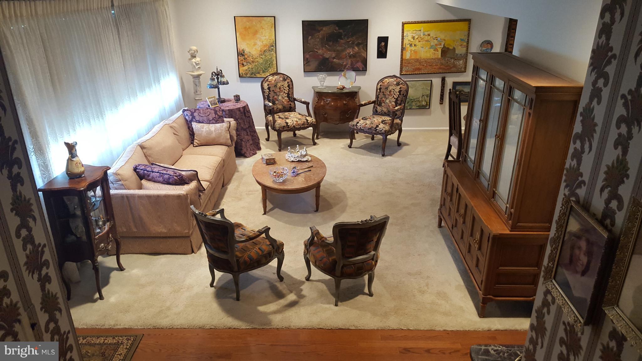 2323 Farringdon Road Baltimore, MD 21209 - Photo 2 of 22 Living Room
