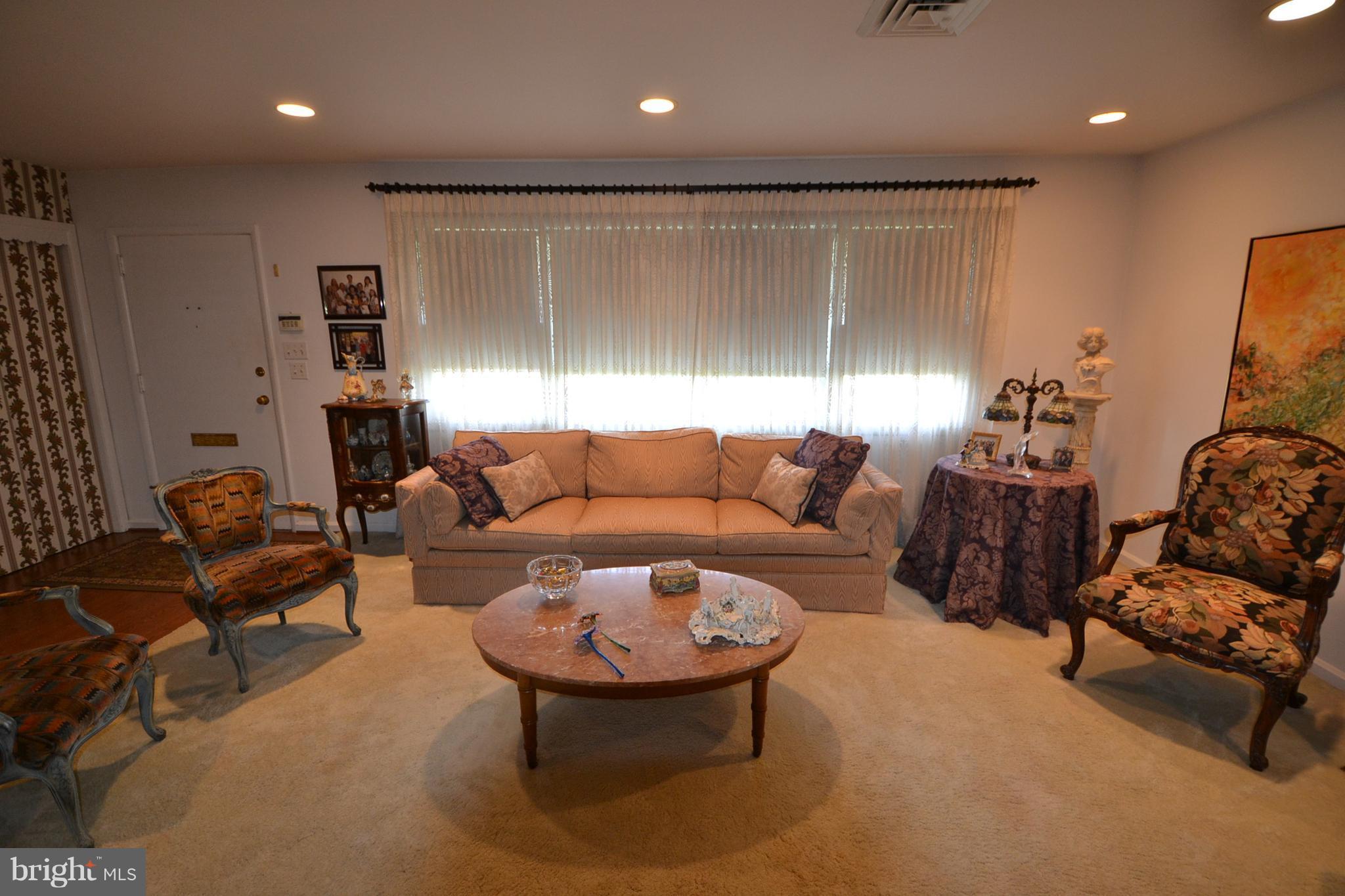 2323 Farringdon Road Baltimore, MD 21209 - Photo 3 of 22 Living Room #2