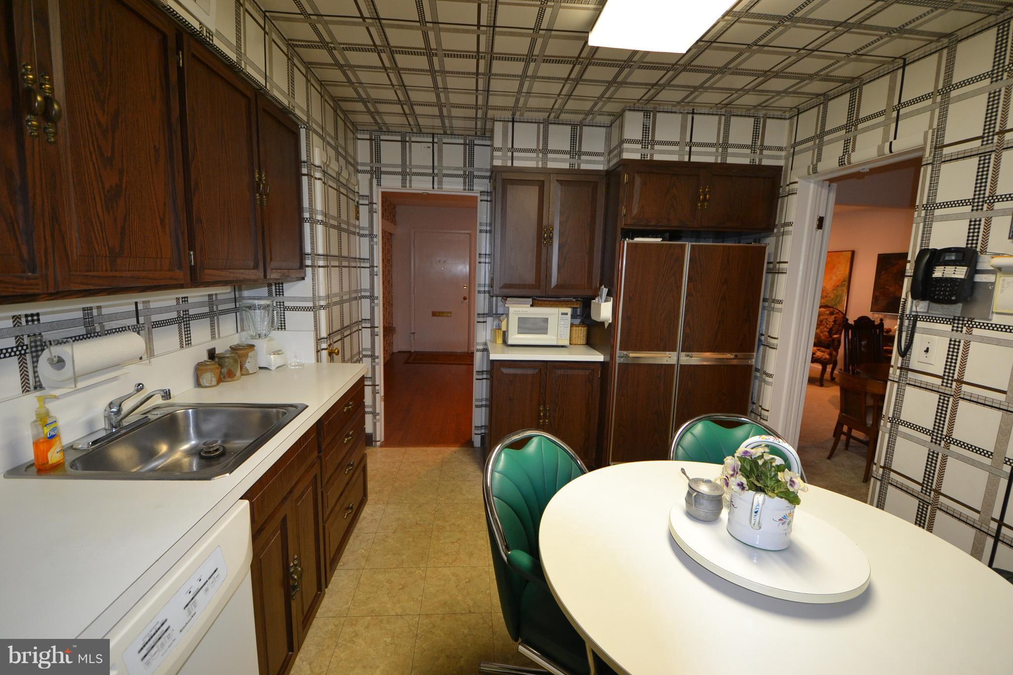 2323 Farringdon Road Baltimore, MD 21209 - Photo 9 of 22 Kitchen