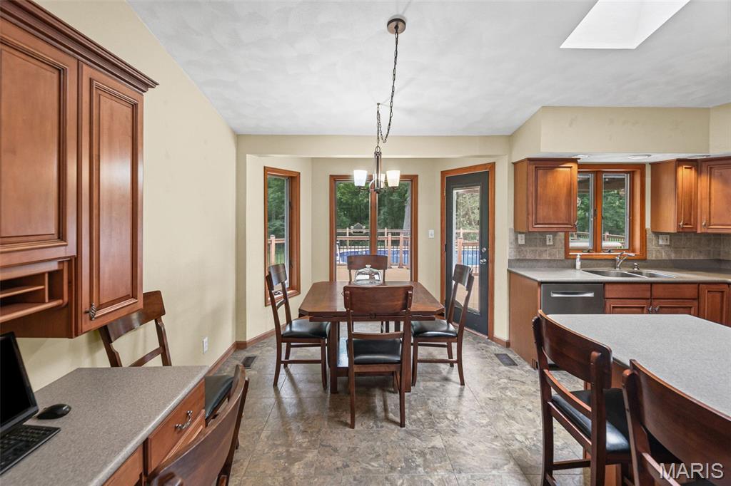 5967 J Road Waterloo, IL 62298 - Photo 4 of 65 Gallery Image 4
