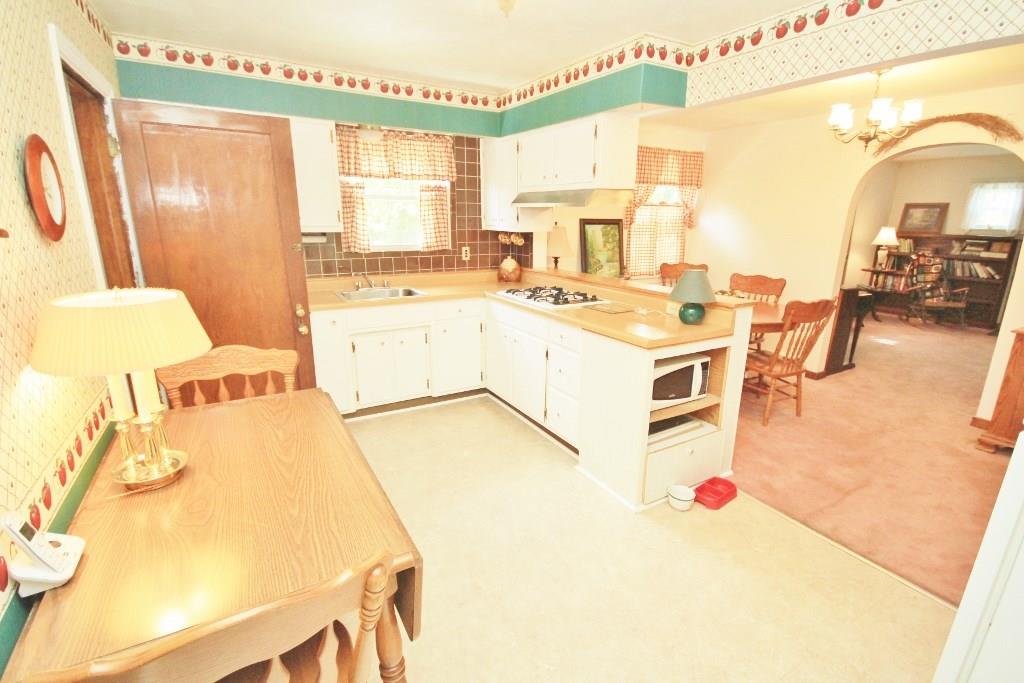 1206 Springhill Road Natrona Heights, PA 15065 - Photo 3 of 23