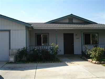 1307 Santa Rosa Circle Reedley, CA 93654 - Photo 4 of 29 Gallery Image 4