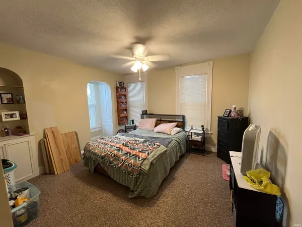 $185,000 | 703 North Walnut Street, Hartford City, IN 47348