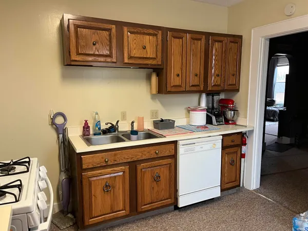$185,000 | 703 North Walnut Street, Hartford City, IN 47348