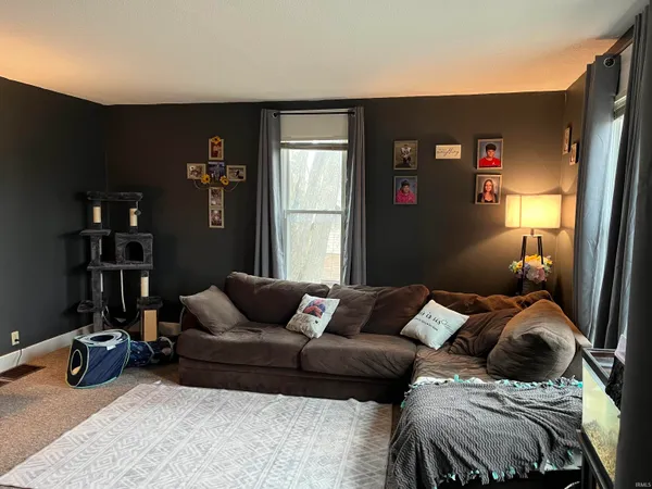 $185,000 | 703 North Walnut Street, Hartford City, IN 47348