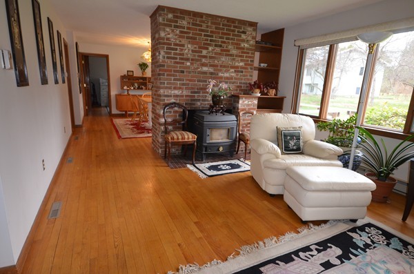 60 Rolling Ridge Road Amherst, MA 01002 - Photo 3 of 27 Gallery Image 3