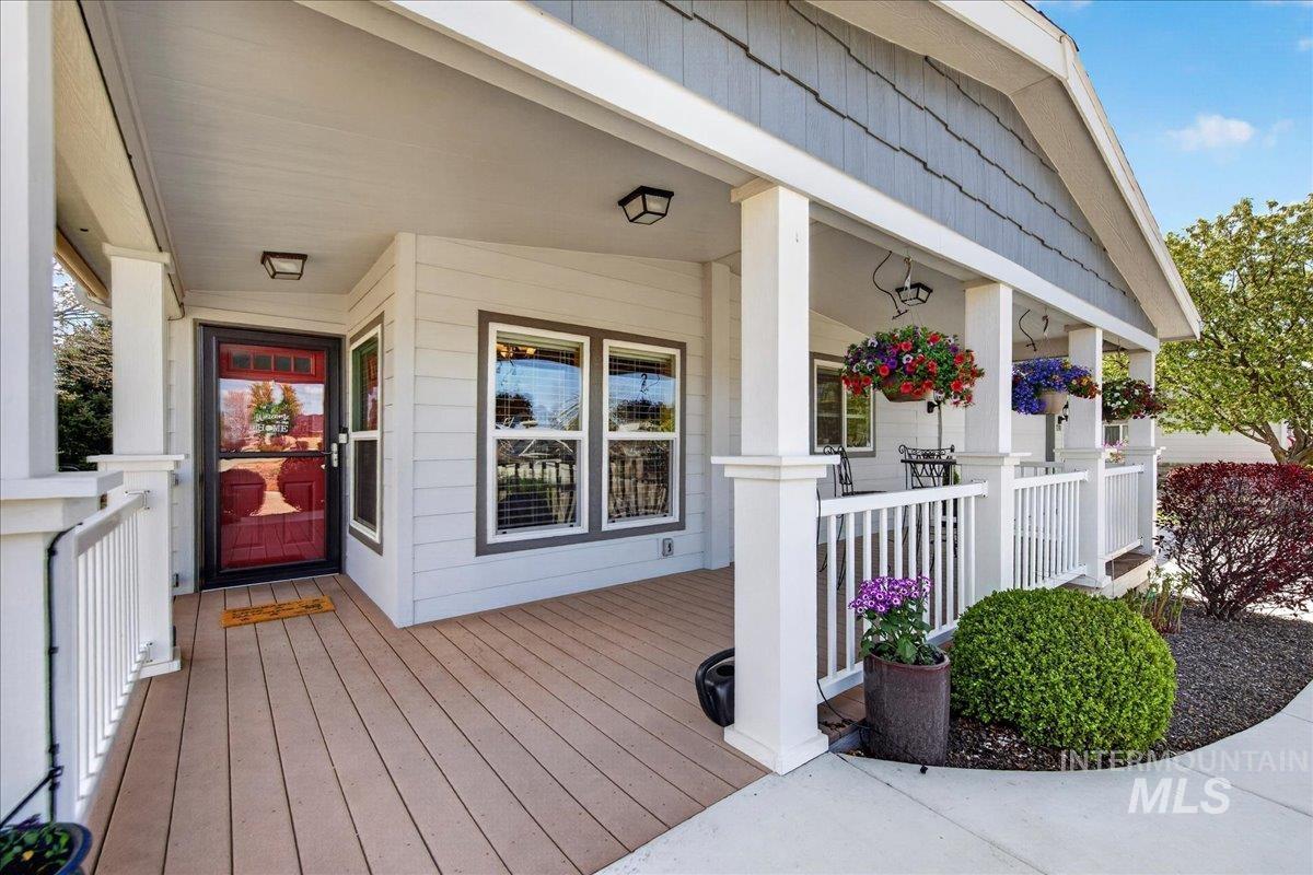 421 South Curtis Road, Unit 118 Boise, ID 83705 - Photo 3 of 49 Property entrance with covered porch