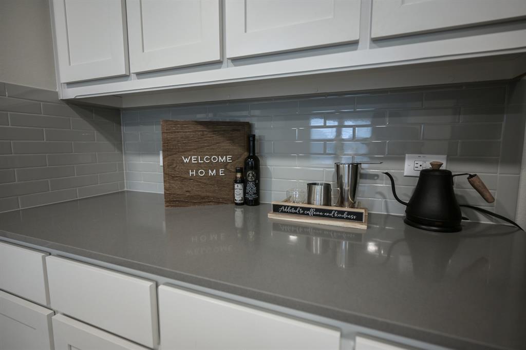 725 Golden Gate Pk Road Alvarado, TX 76009 - Photo 15 of 35 Tile backsplash