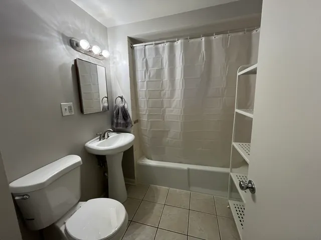 $1,500 | 3535 South Lowe Avenue, Unit 1, Chicago, IL 60609