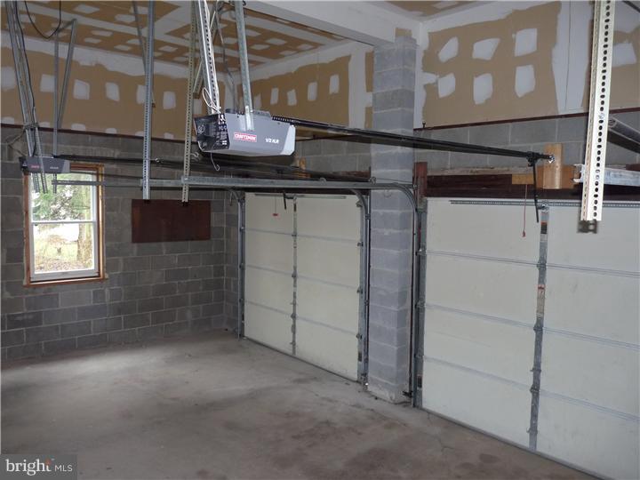3355 Stump Hall Road Collegeville, PA 19426 - Photo 21 of 25 Garage