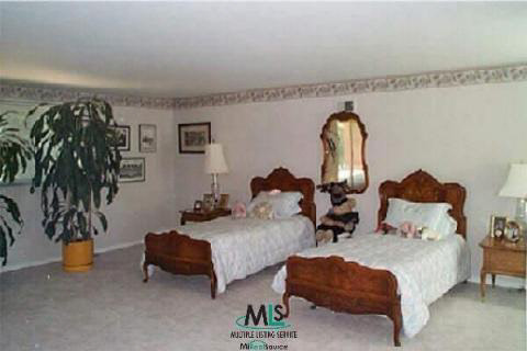 521 Shelden Road Grosse Pointe, MI 48236 - Photo 5 of 7 853673-4.JPG